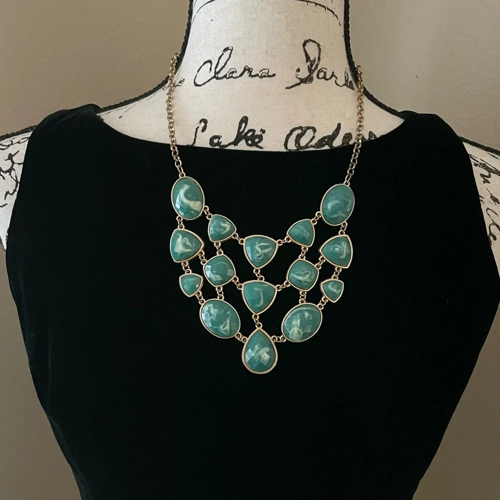 Charming Charlie Tiered Necklace and Earring Set